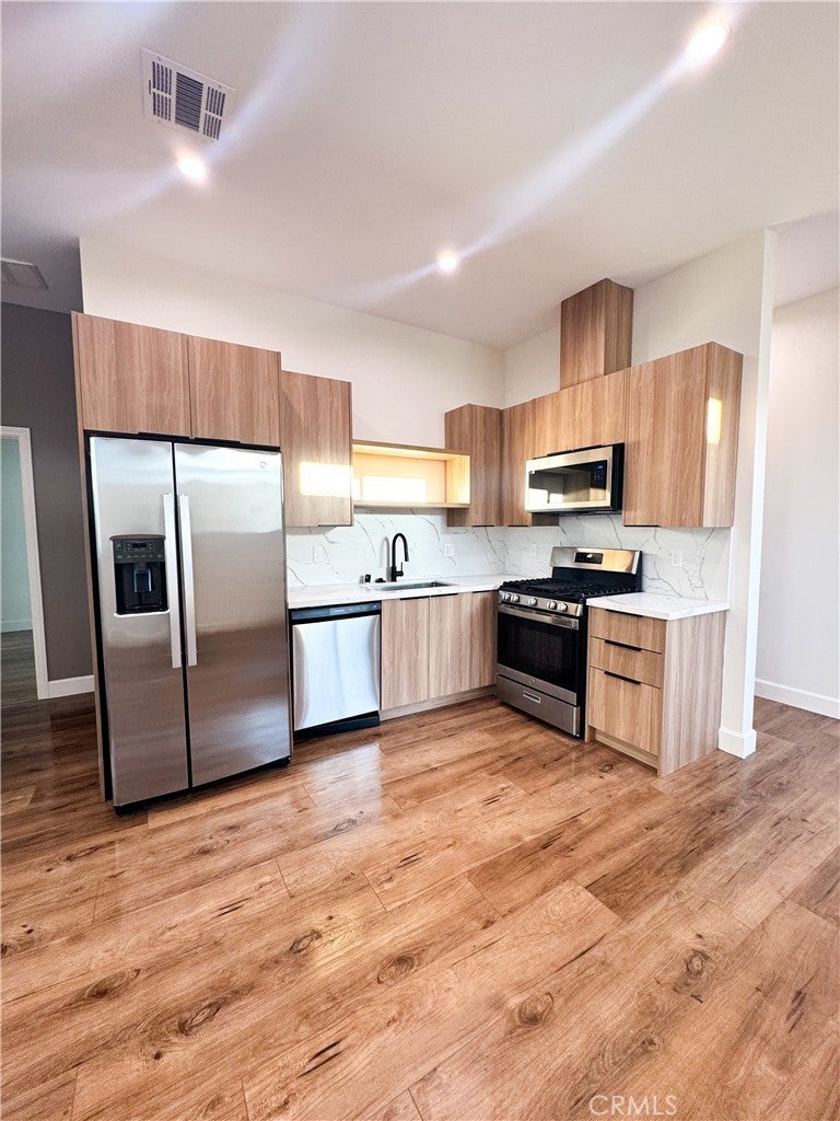 Photo of Listing #PW26007330