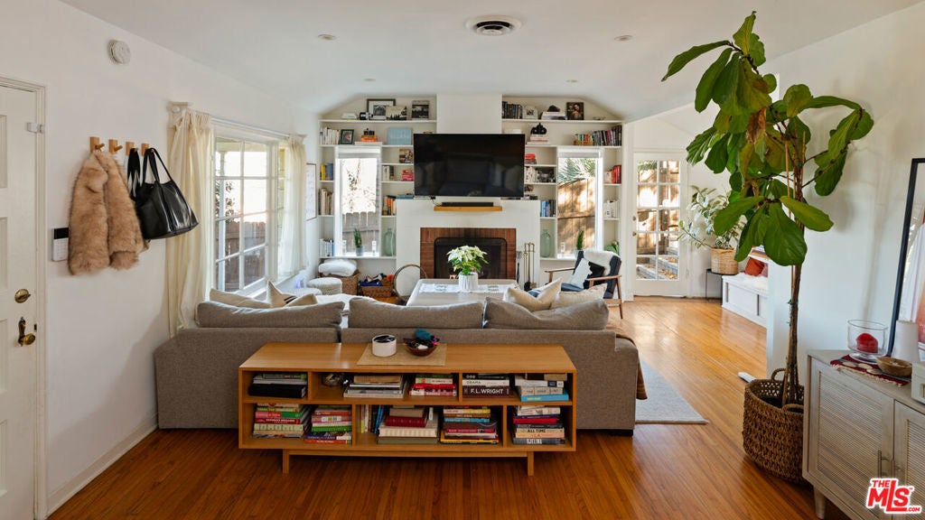 Photo of Listing #26637791