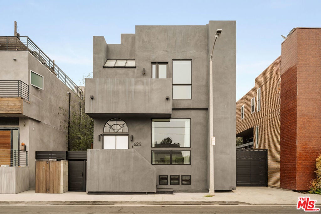 Photo of Listing #26637637