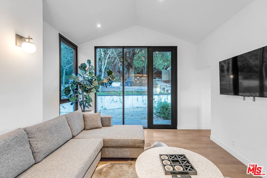 Photo of Listing #26641035