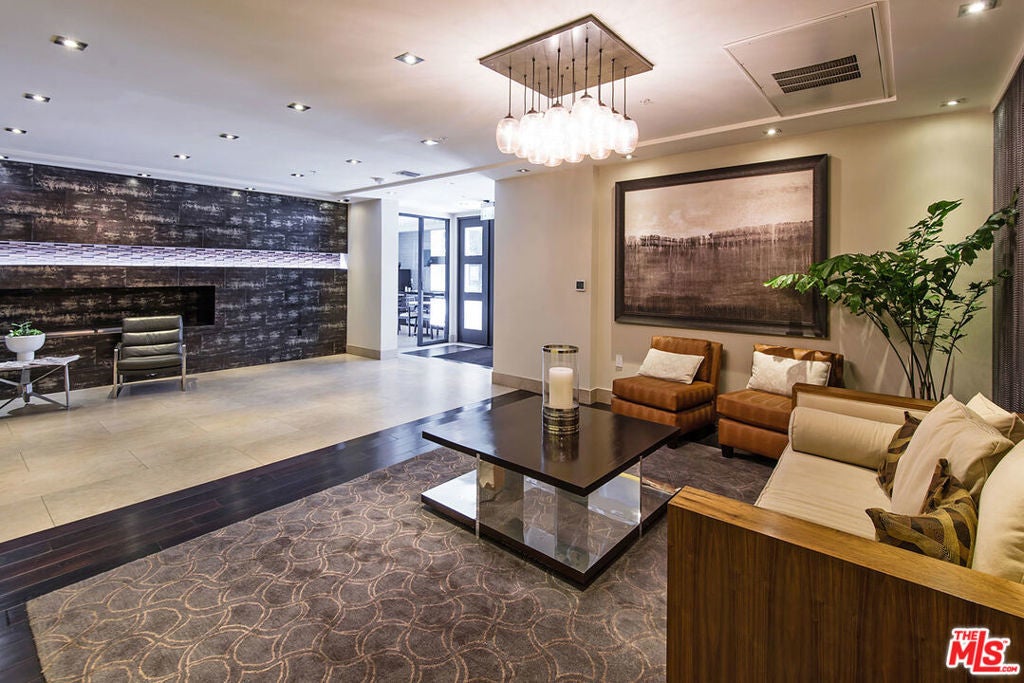 Photo of Listing #26640481