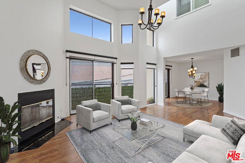 Photo of Listing #26645199