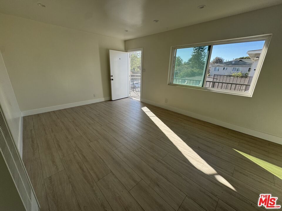 Photo of Listing #26646341