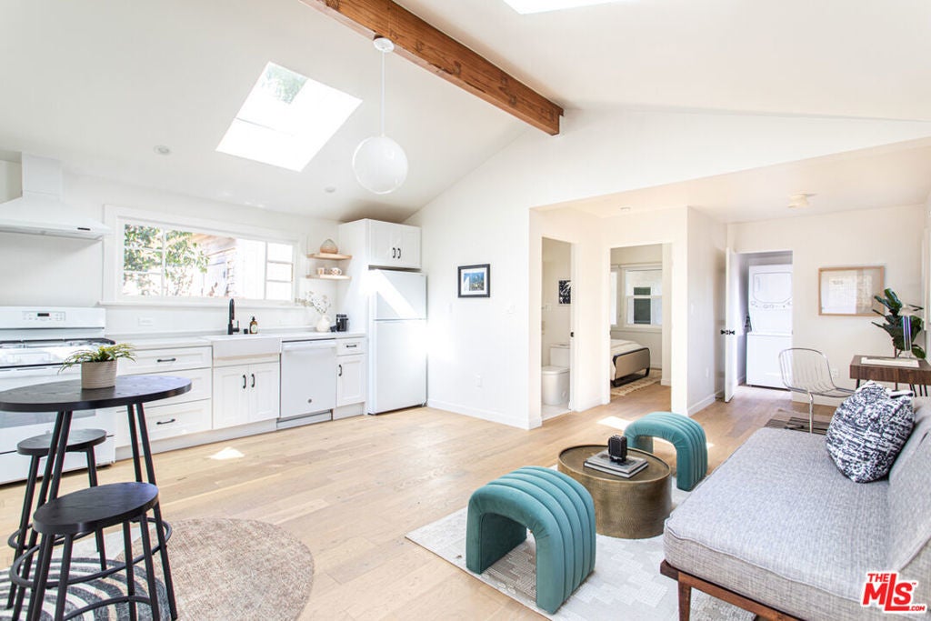 Photo of Listing #26646947