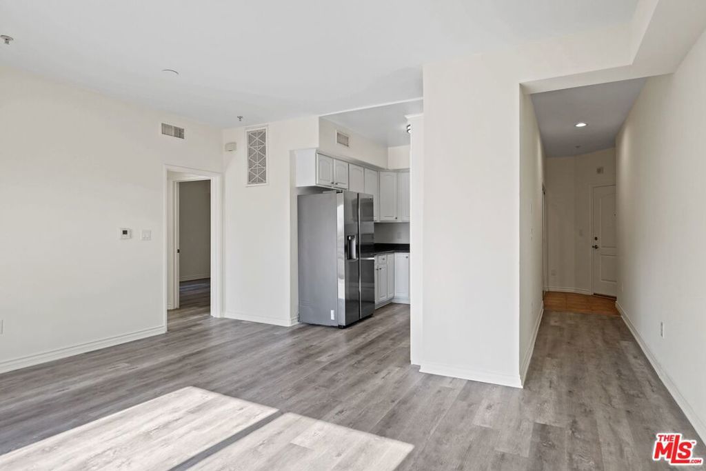 Photo of Listing #26649965