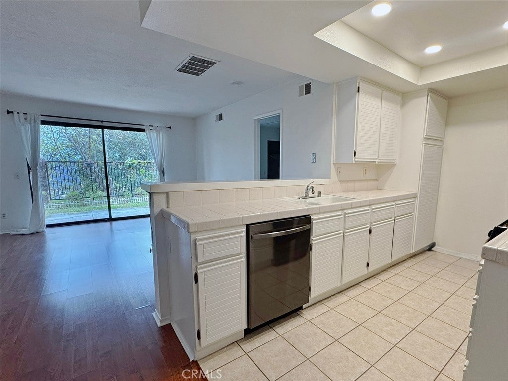 Photo of Listing #OC26034078