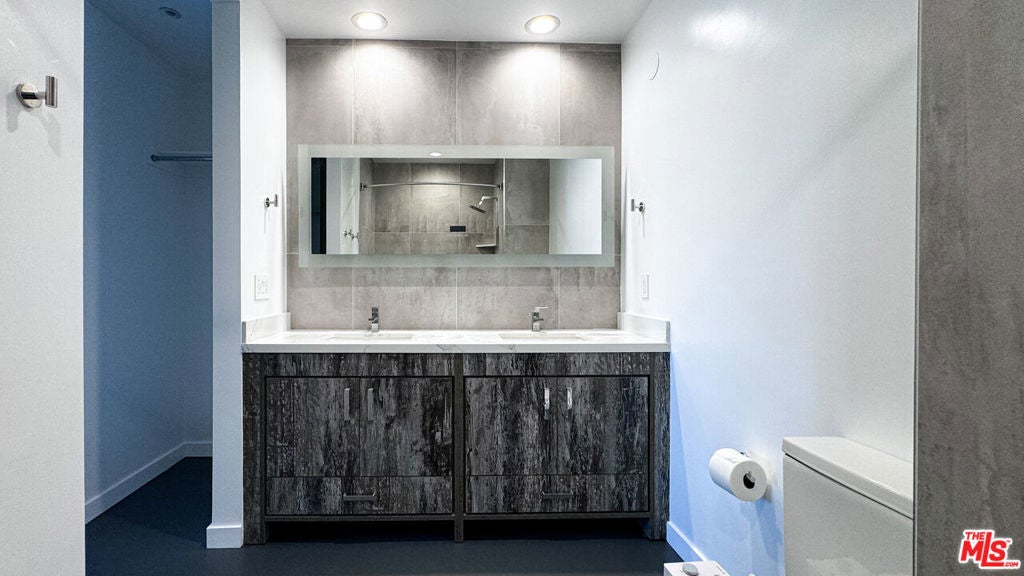 Photo of Listing #26648393