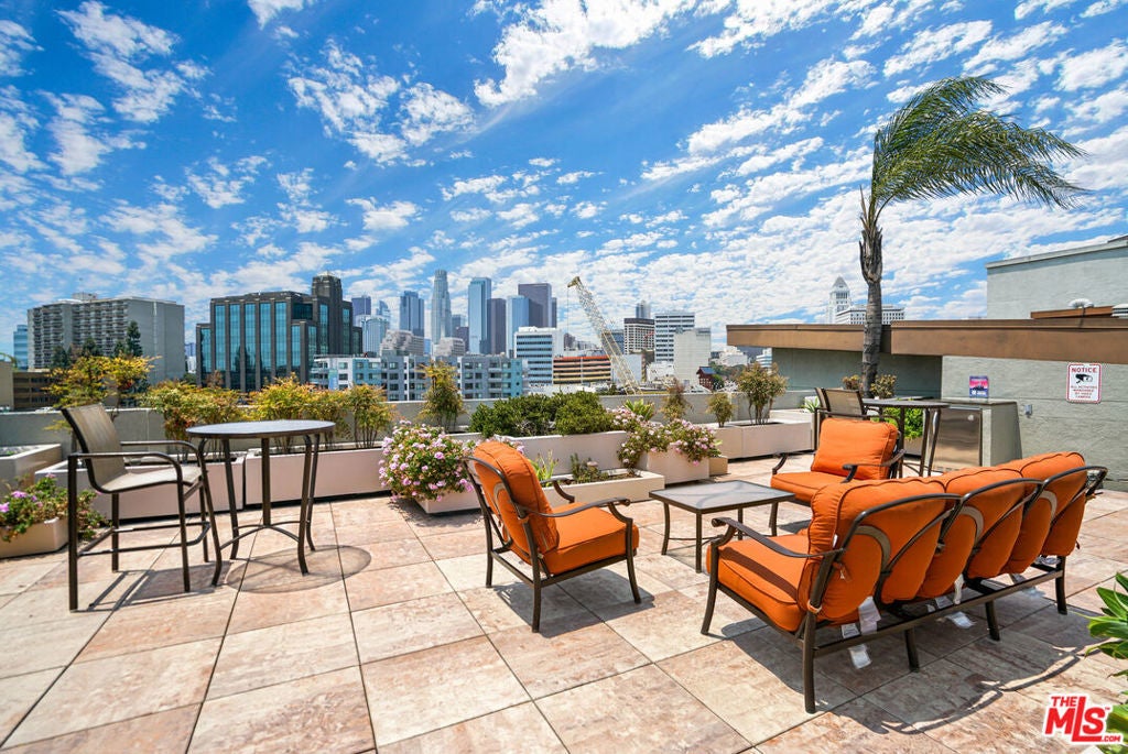 Photo of Listing #26653369