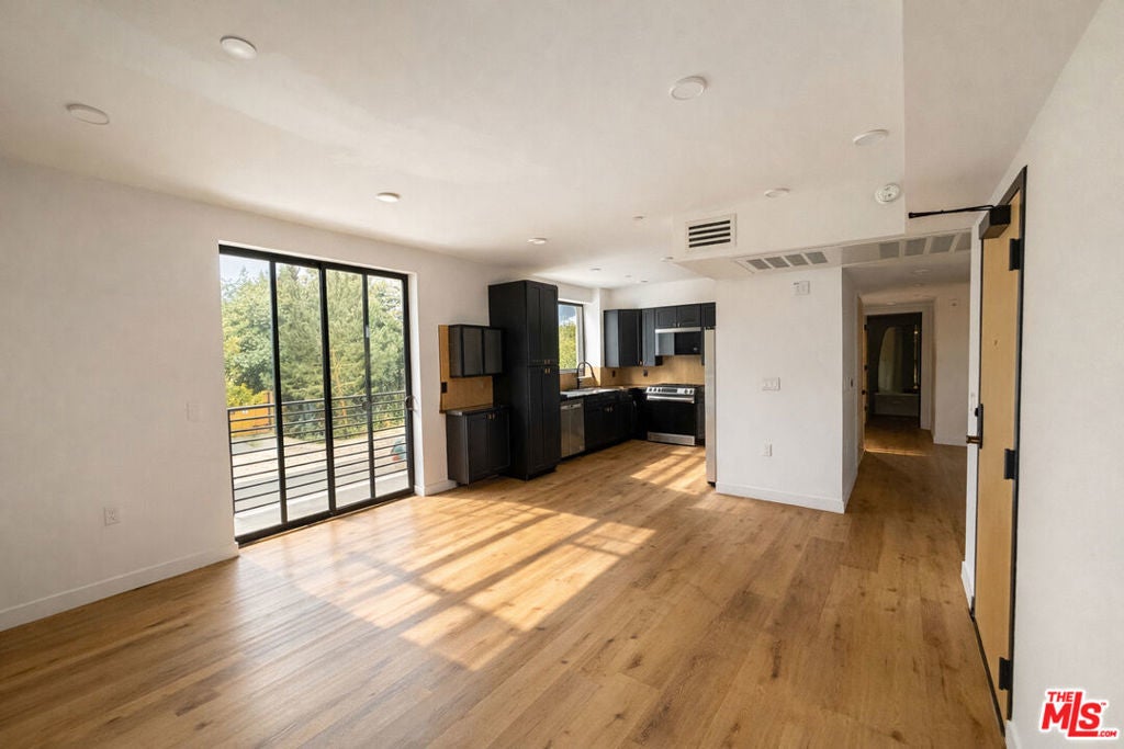 Photo of Listing #26656463