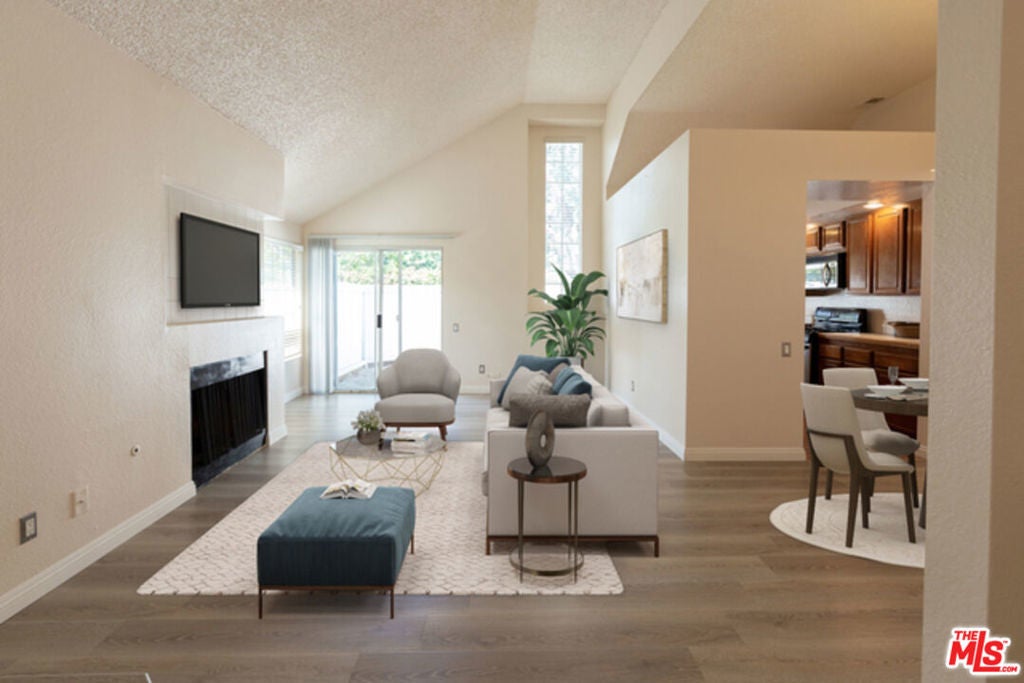 Photo of Listing #26659927