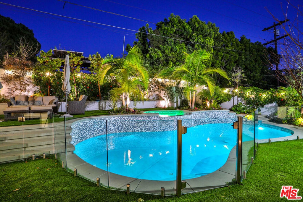 Photo of Listing #26661889