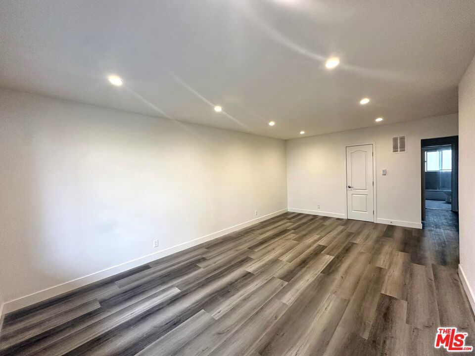 Photo of Listing #26661809