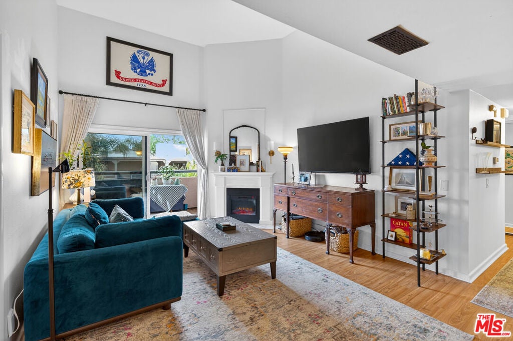 Photo of Listing #26671997