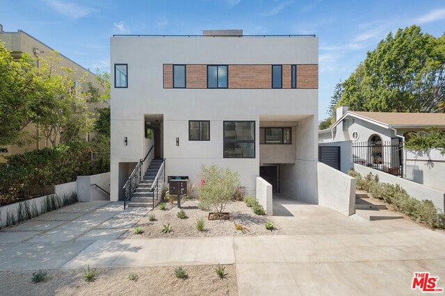 Photo of Listing #18393544