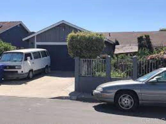 Photo of Listing #PTP2305800