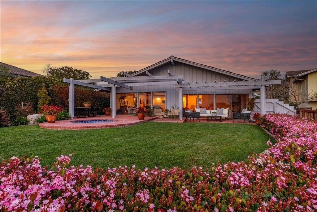 2903 Via Pacheco