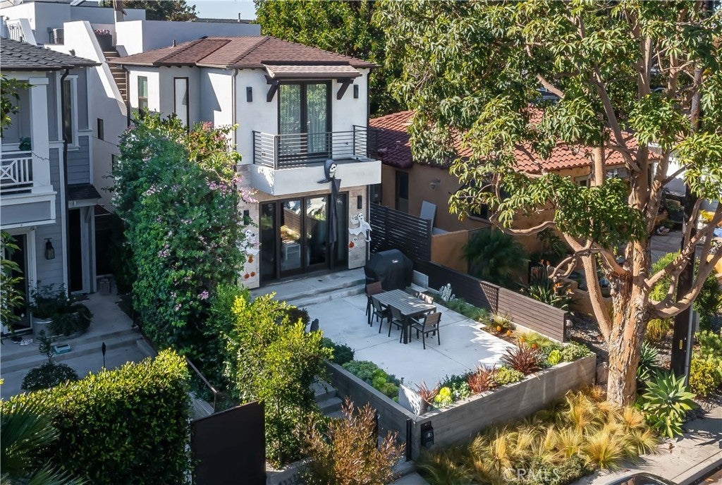435 Standard Street