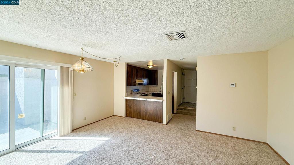 Photo of Listing #41060548