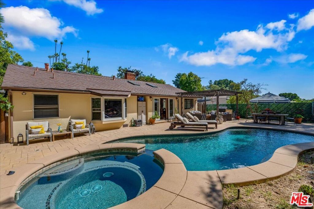 Photo of Listing #24395117