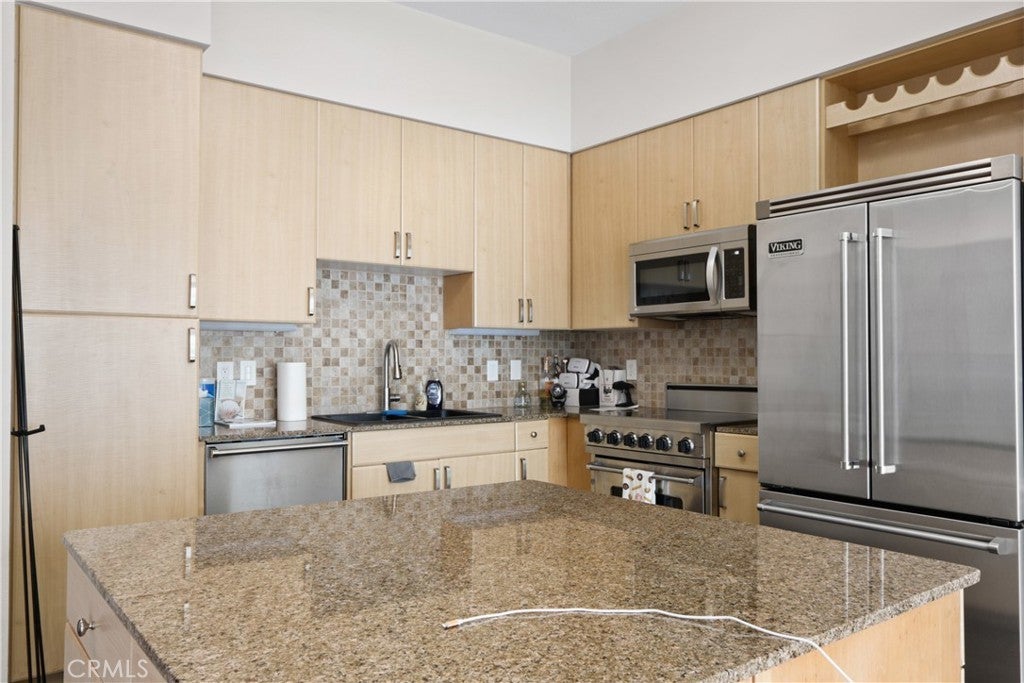 Photo of Listing #PW24104295