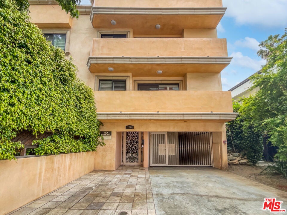 Photo of Listing #24395471