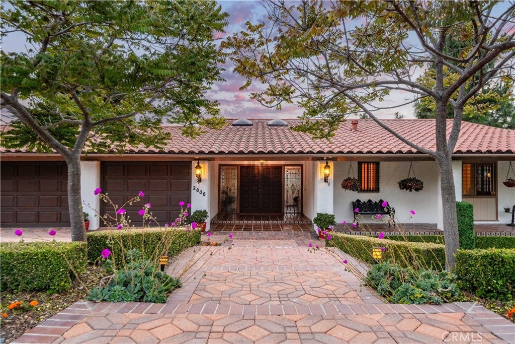 2836 Victoria Place