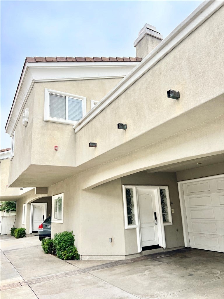 1905 Rockefeller Lane B