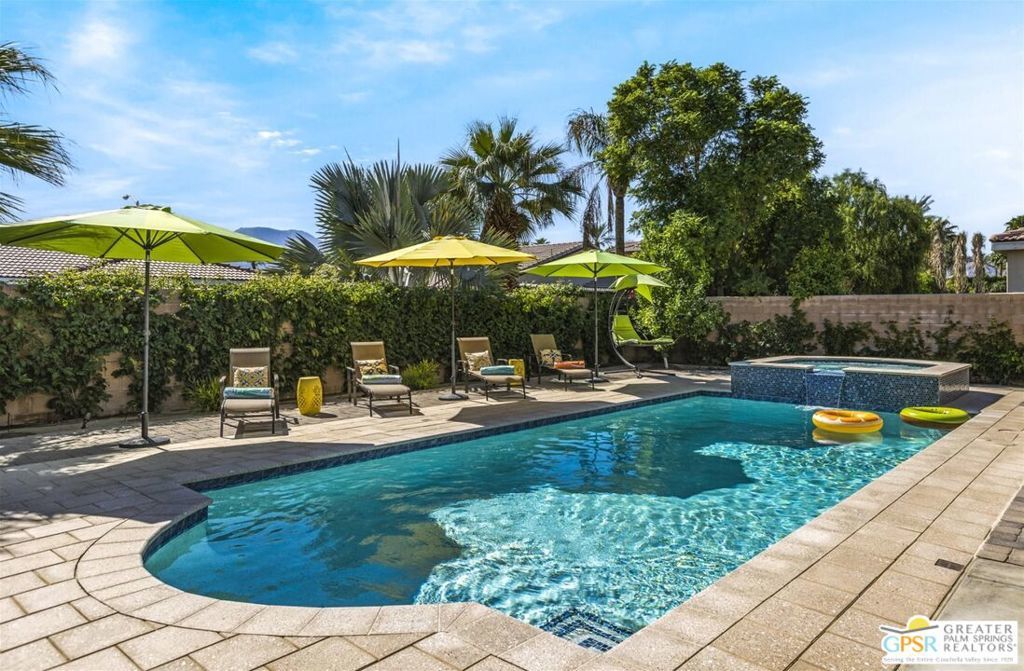 Photo of Listing #24403035