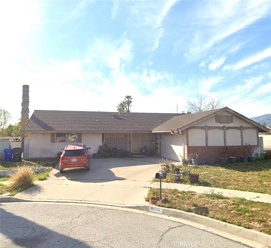 Photo of Listing #IV24120873