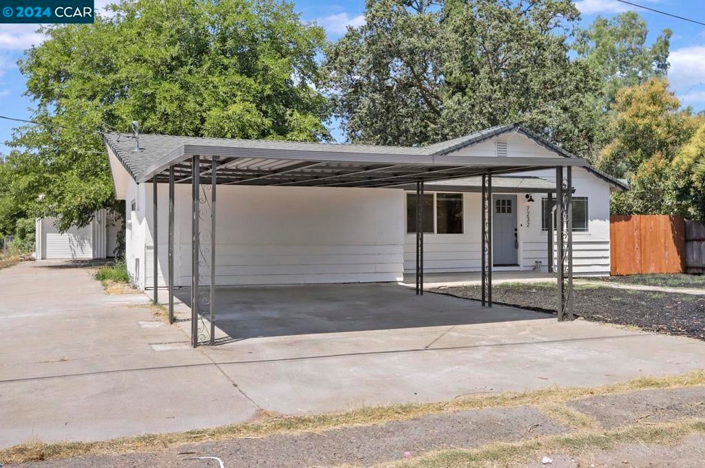 Photo of Listing #41065931