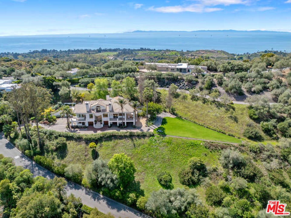 Photo of Listing #24413927