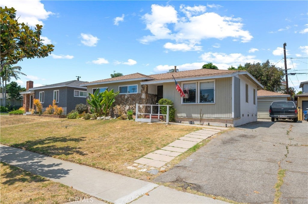 2731 Armour Lane