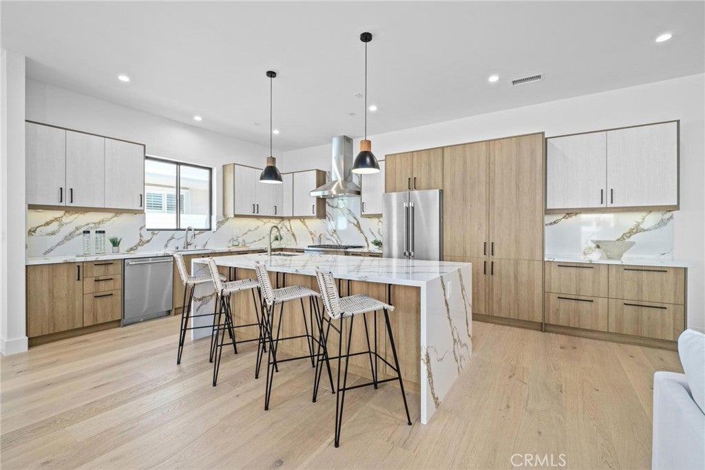 Photo of Listing #SB24152204