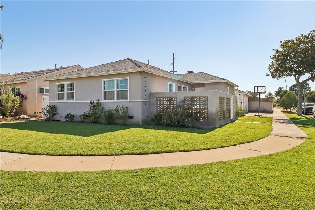 3142 W 155th Street