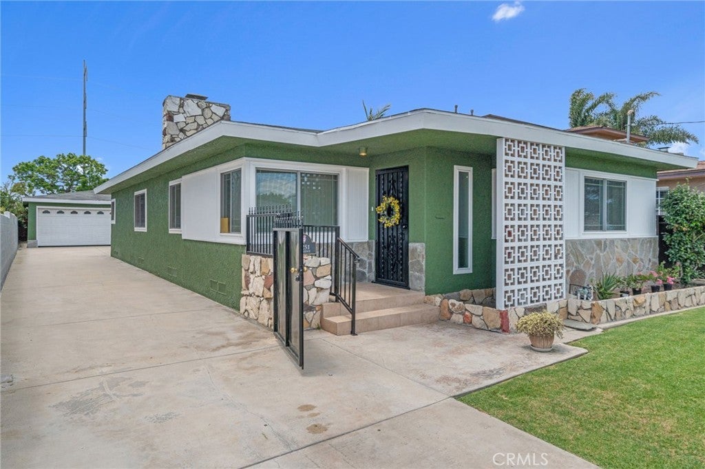 12251 Truro Avenue