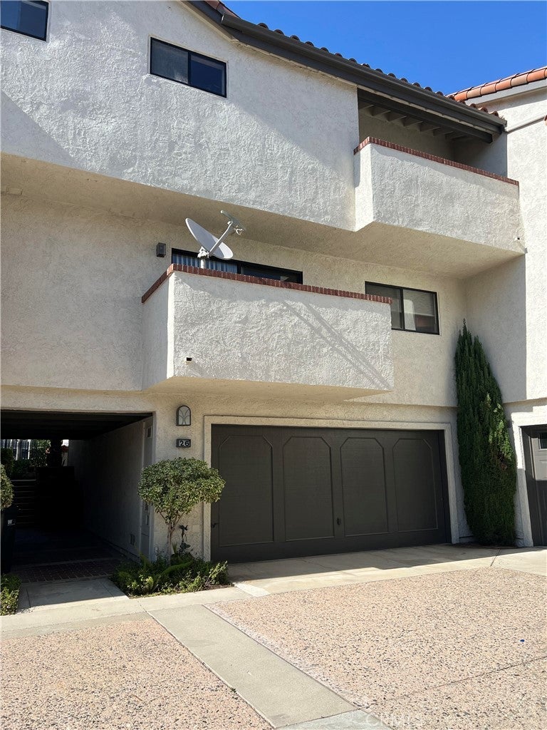26 Monterey Court