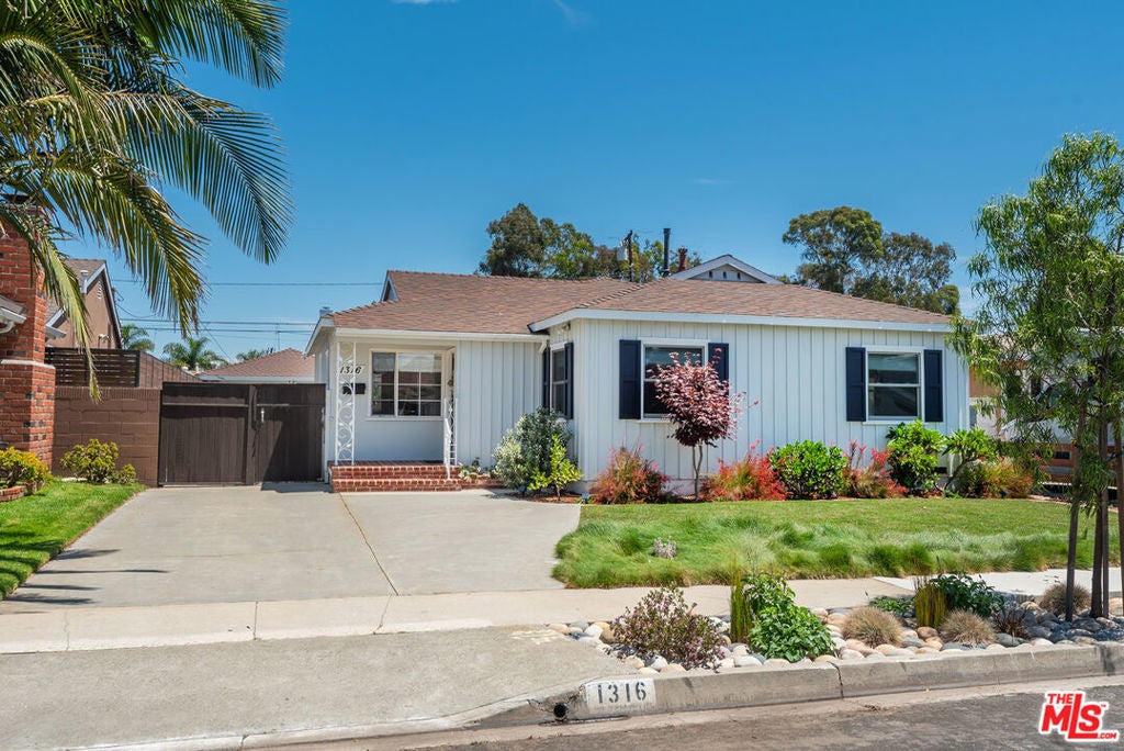 1316 Cordary Avenue