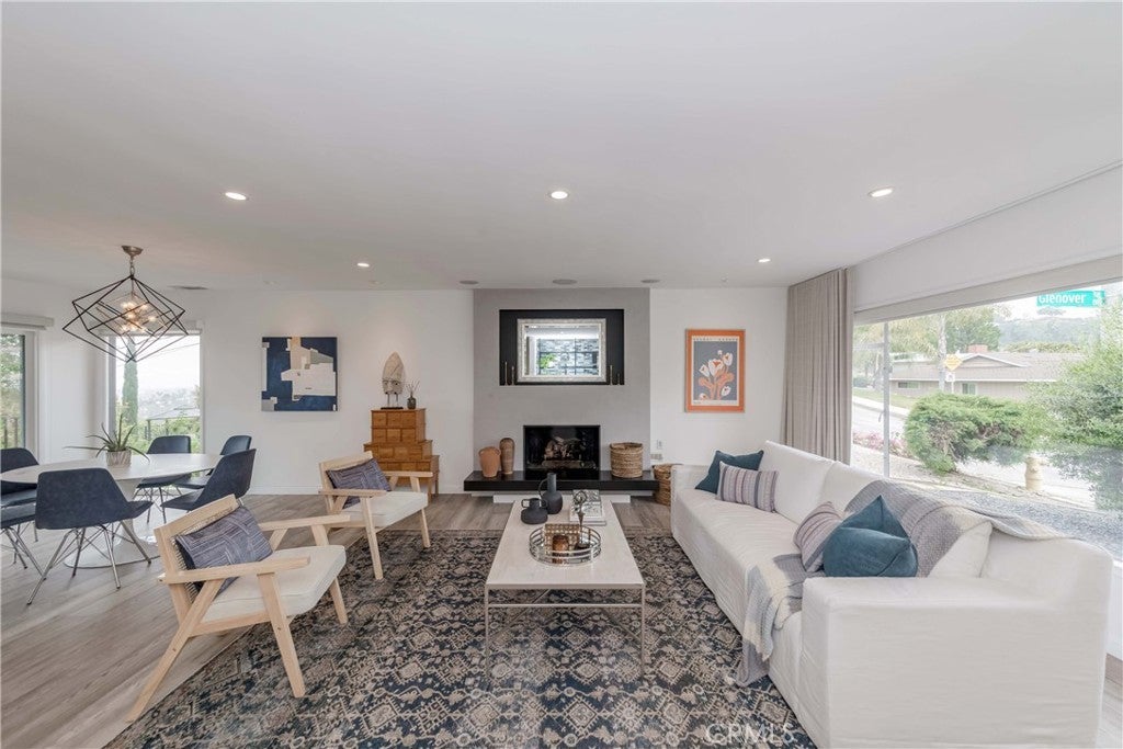 Photo of Listing #WS24168176