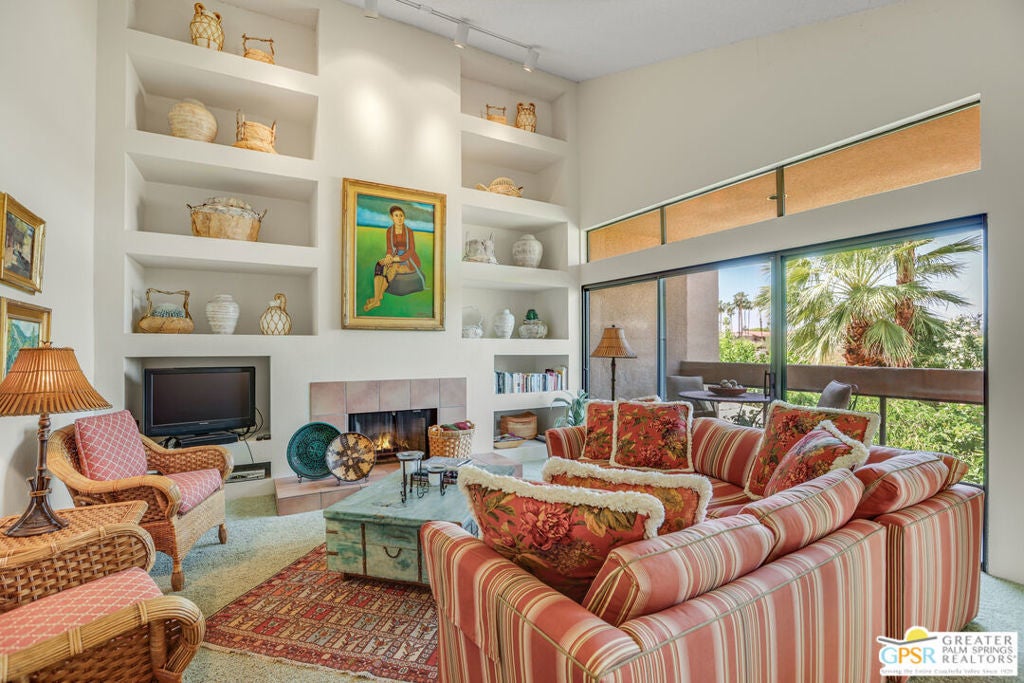 990 Village Square, Palm Springs