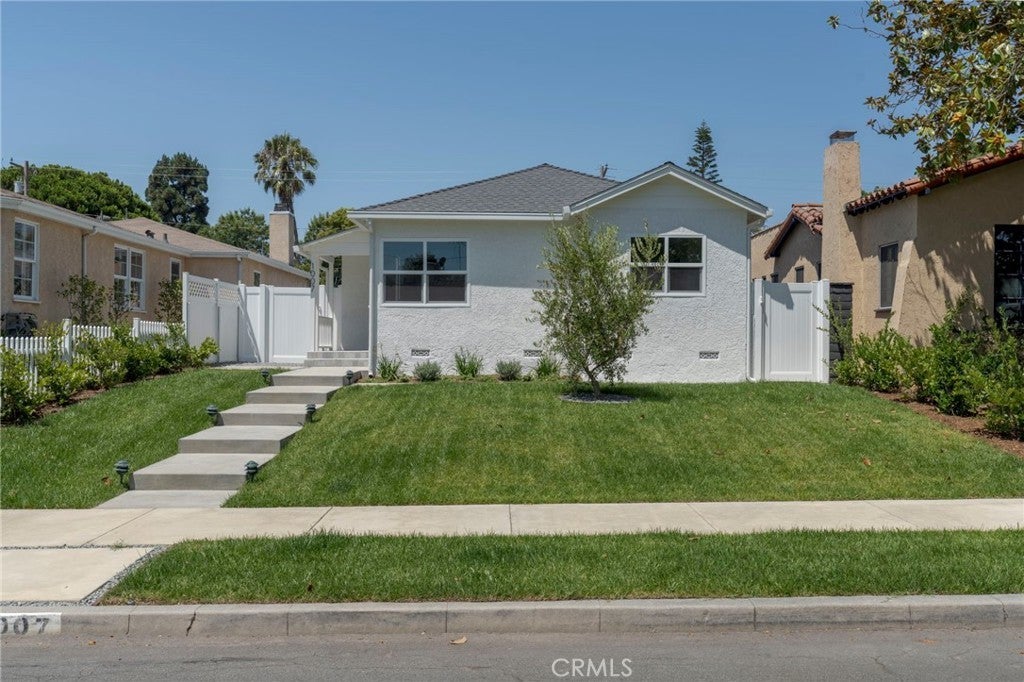 1007 Acacia Avenue