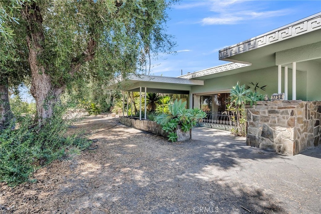 Photo of Listing #IV24173995