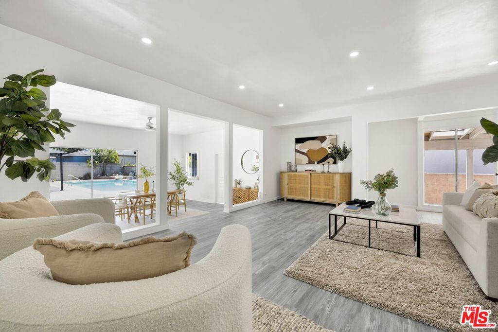 Photo of Listing #24432889