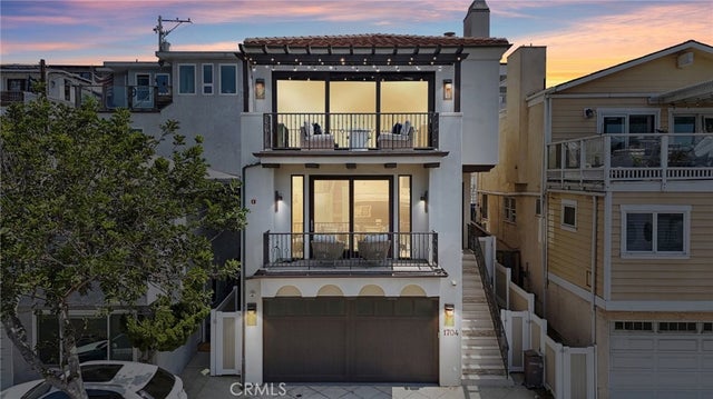 1704 Highland Avenue, Manhattan Beach.