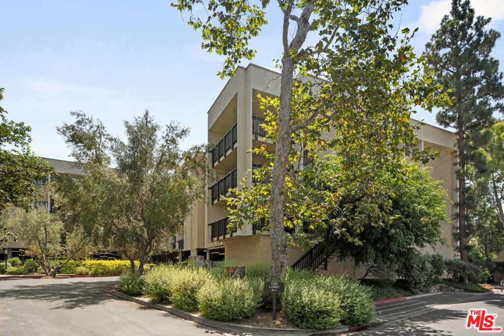 Photo of Listing #24418315