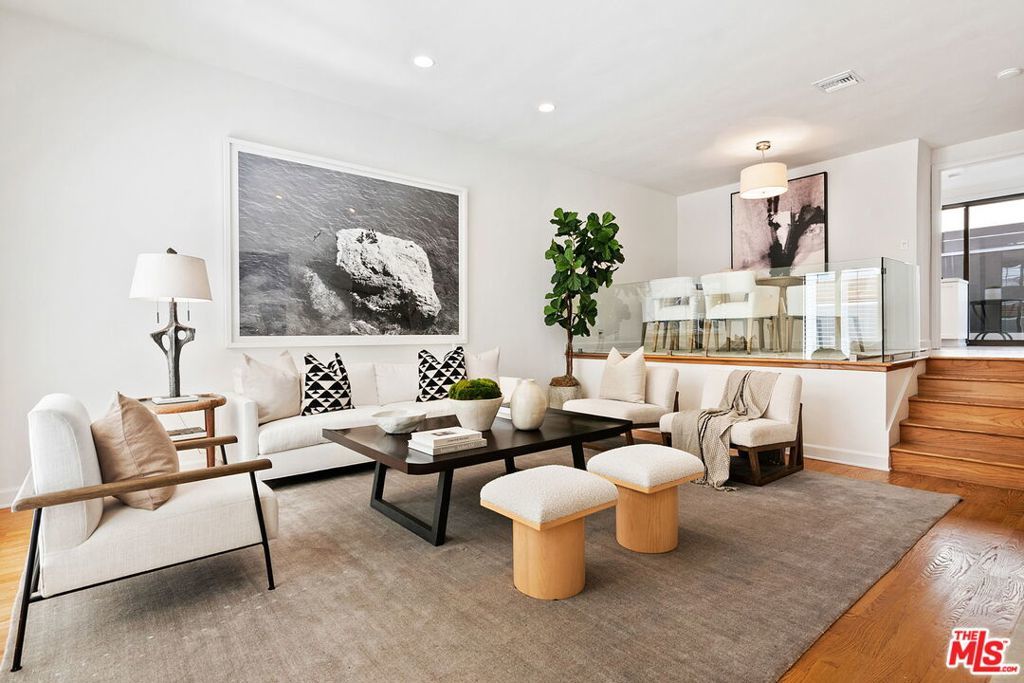 Photo of Listing #24436617