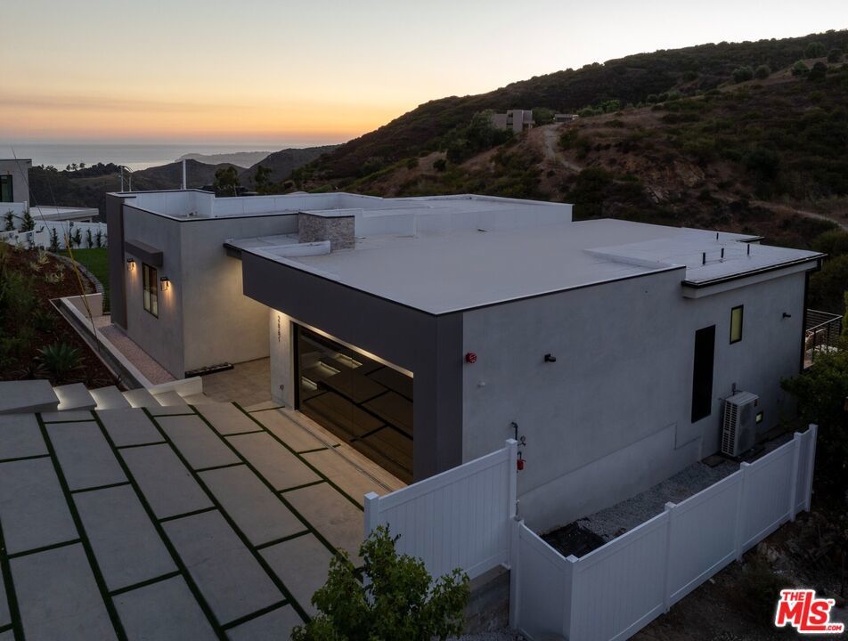 Photo of Listing #24437247