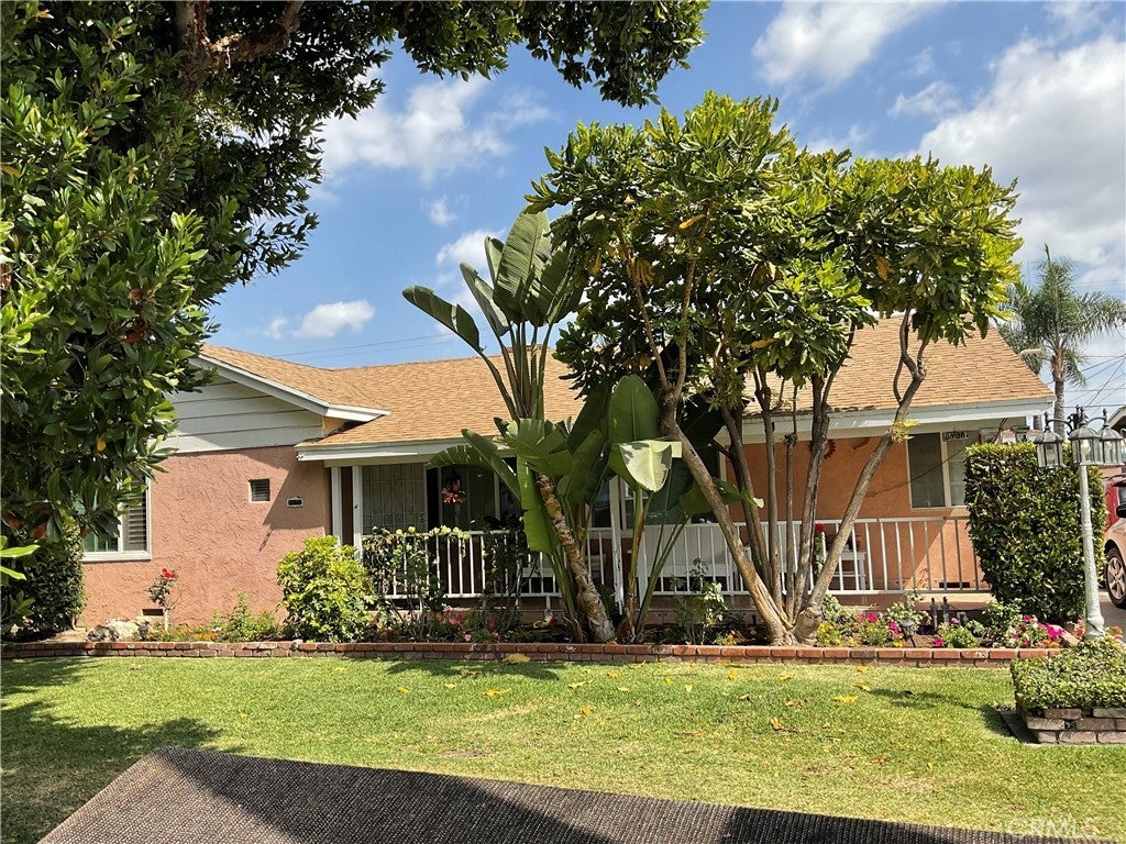 Photo of Listing #DW24189698