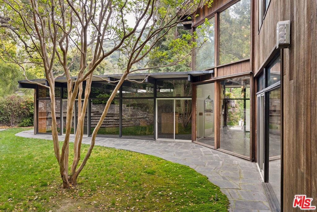 Photo of Listing #24439894