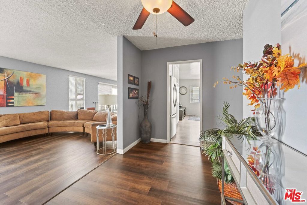 Photo of Listing #24438677