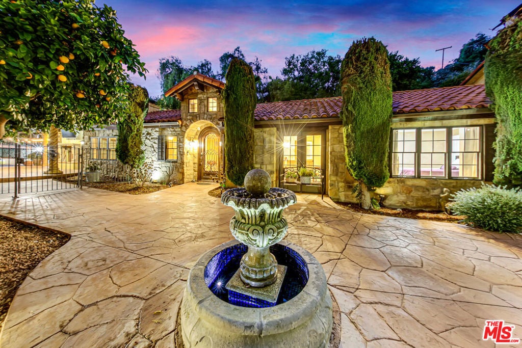 Photo of Listing #24441657